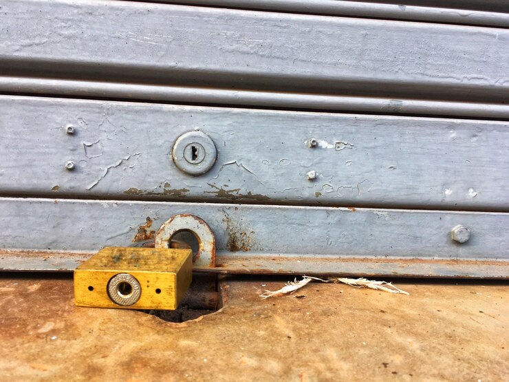 Garage Door Lock Repair