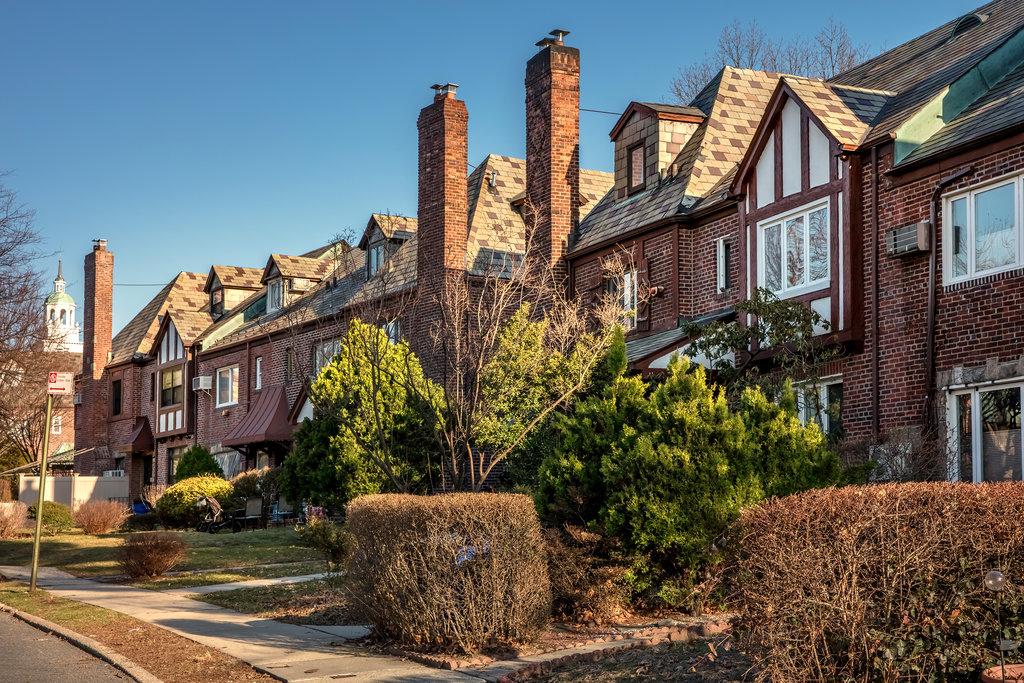 Living home in Kew Gardens Queens