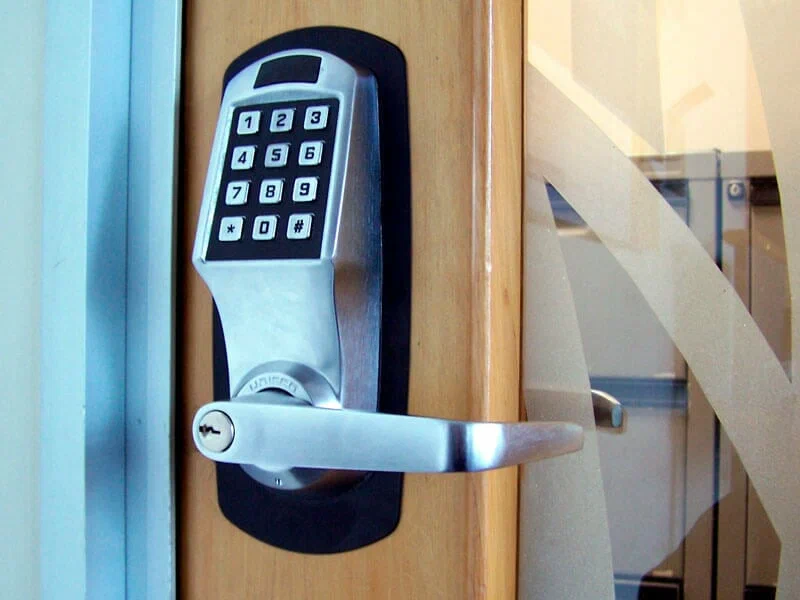 Commercial Locksmith and door Lockout